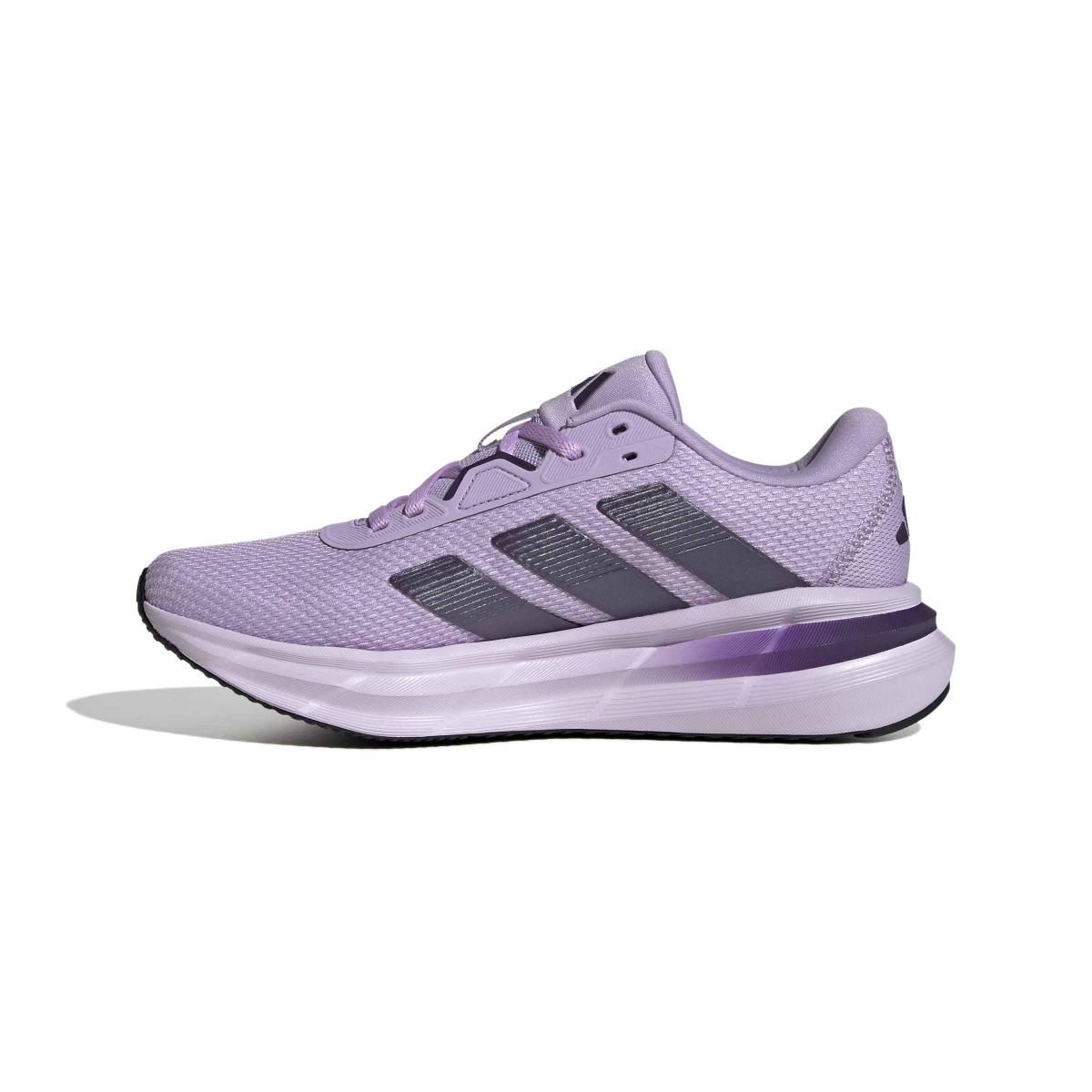 product/a/d/adidas_jq2609_5_footwear_photography_side_medial_center_view_white-nw091625.jpg