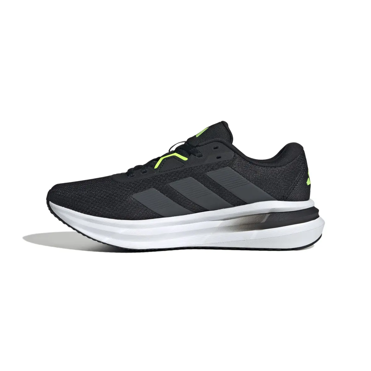 product/a/d/adidas_jq2625_5_footwear_photography_side_medial_center_view_white-nw091625.jpg