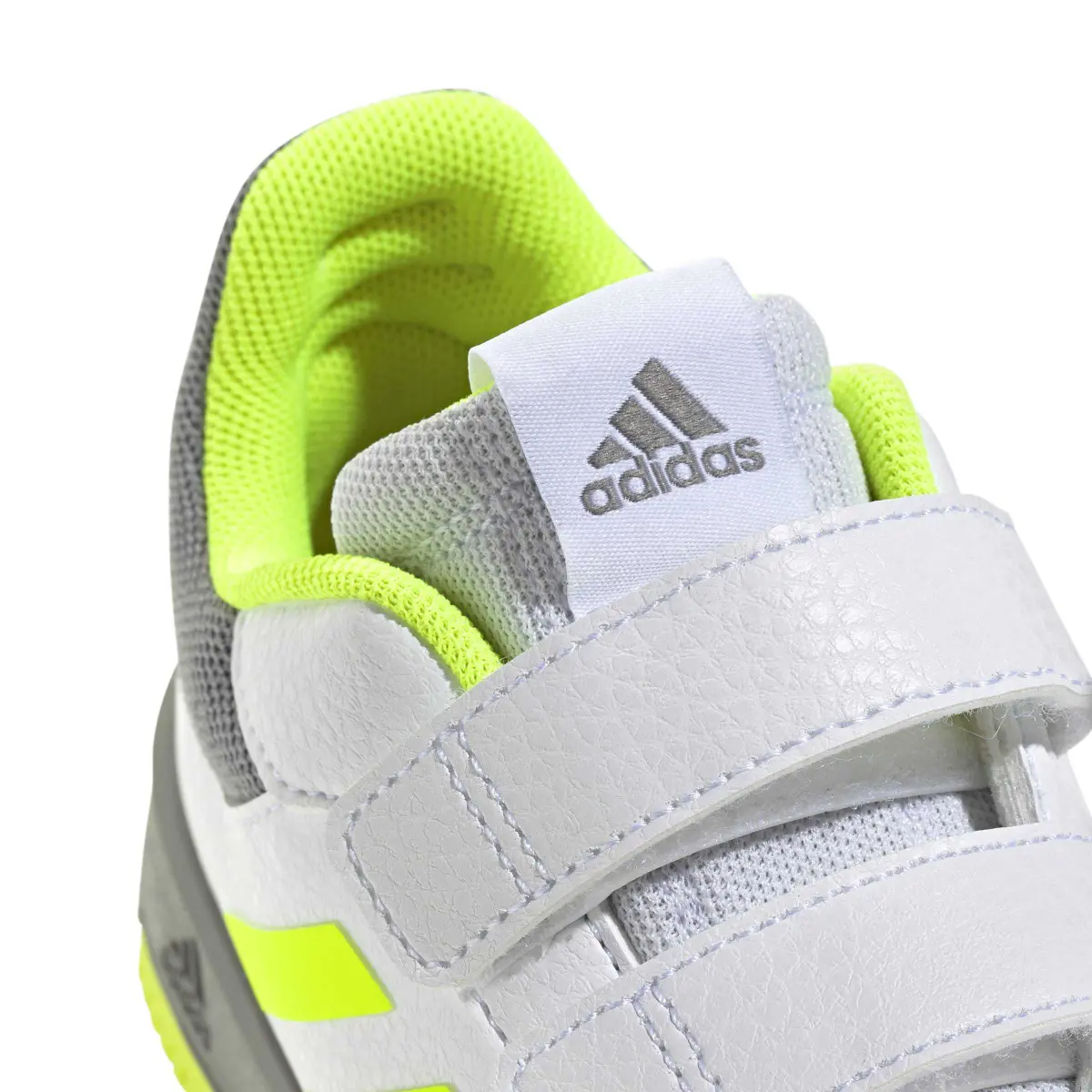 product/a/d/adidas_jq2867_8_footwear_photography_detail_view_1_white-nw091625.jpg