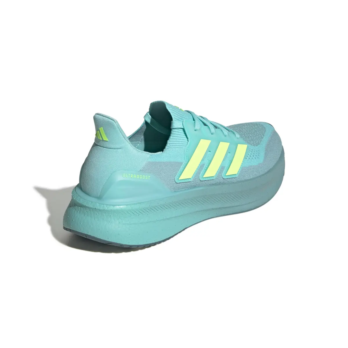 product/a/d/adidas_jq2909_7_footwear_photography_back_lateral_top_view_white.jpg