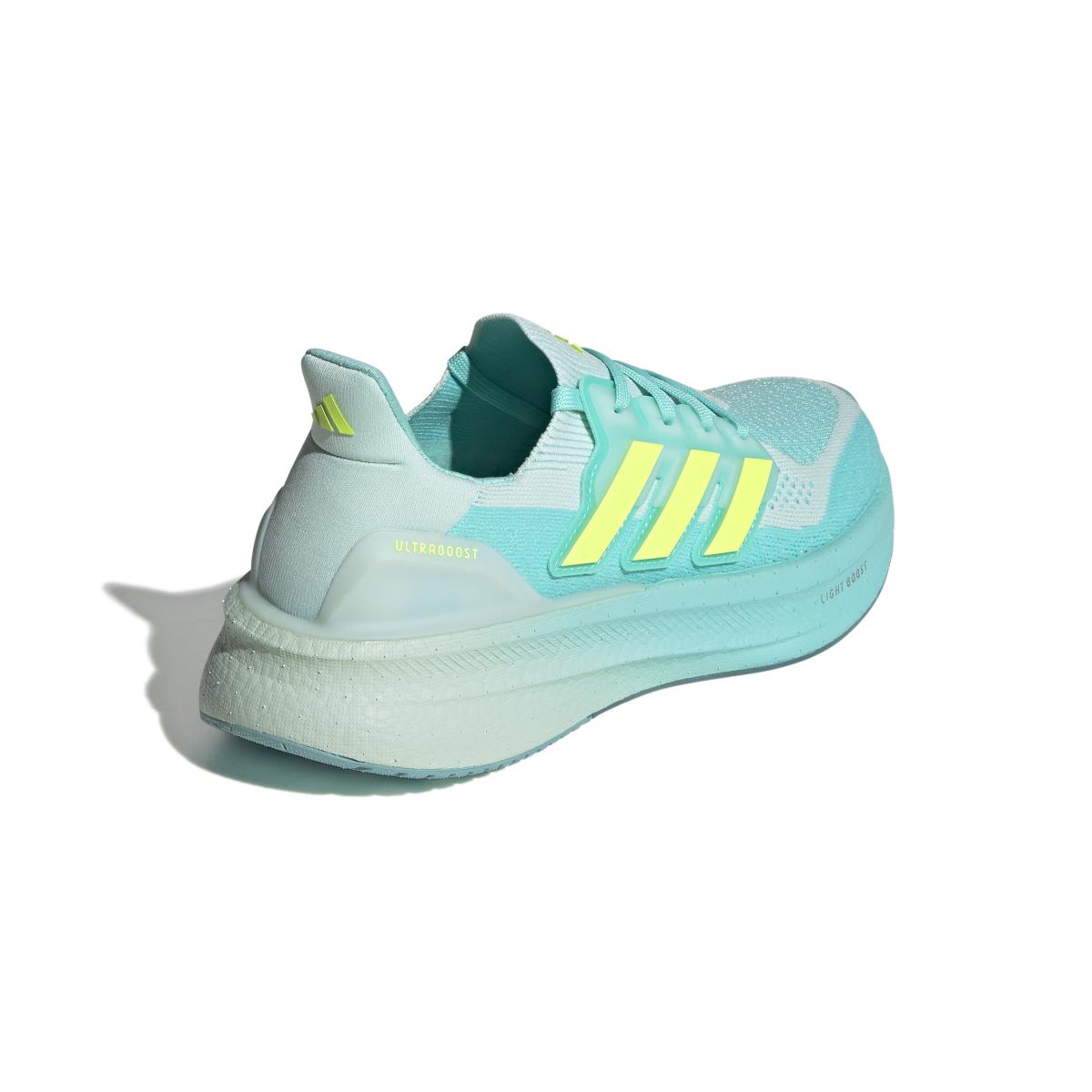 product/a/d/adidas_jq2911_7_footwear_photography_back_lateral_top_view_white.jpg