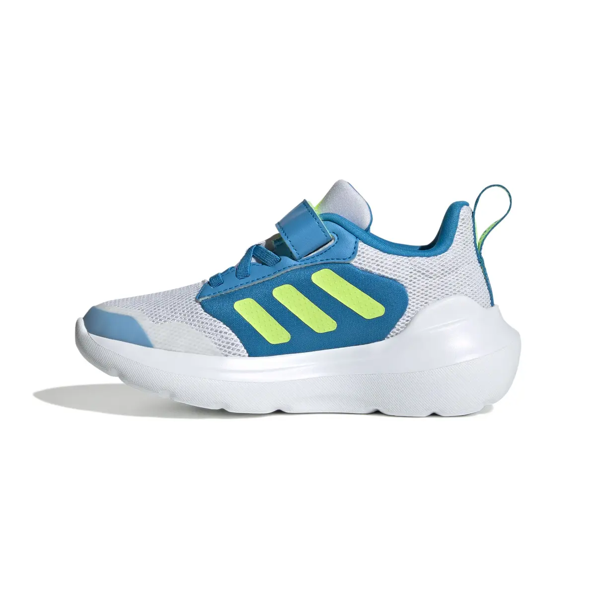 product/a/d/adidas_jq4850_5_footwear_photography_side_medial_center_view_white-nw091625.jpg