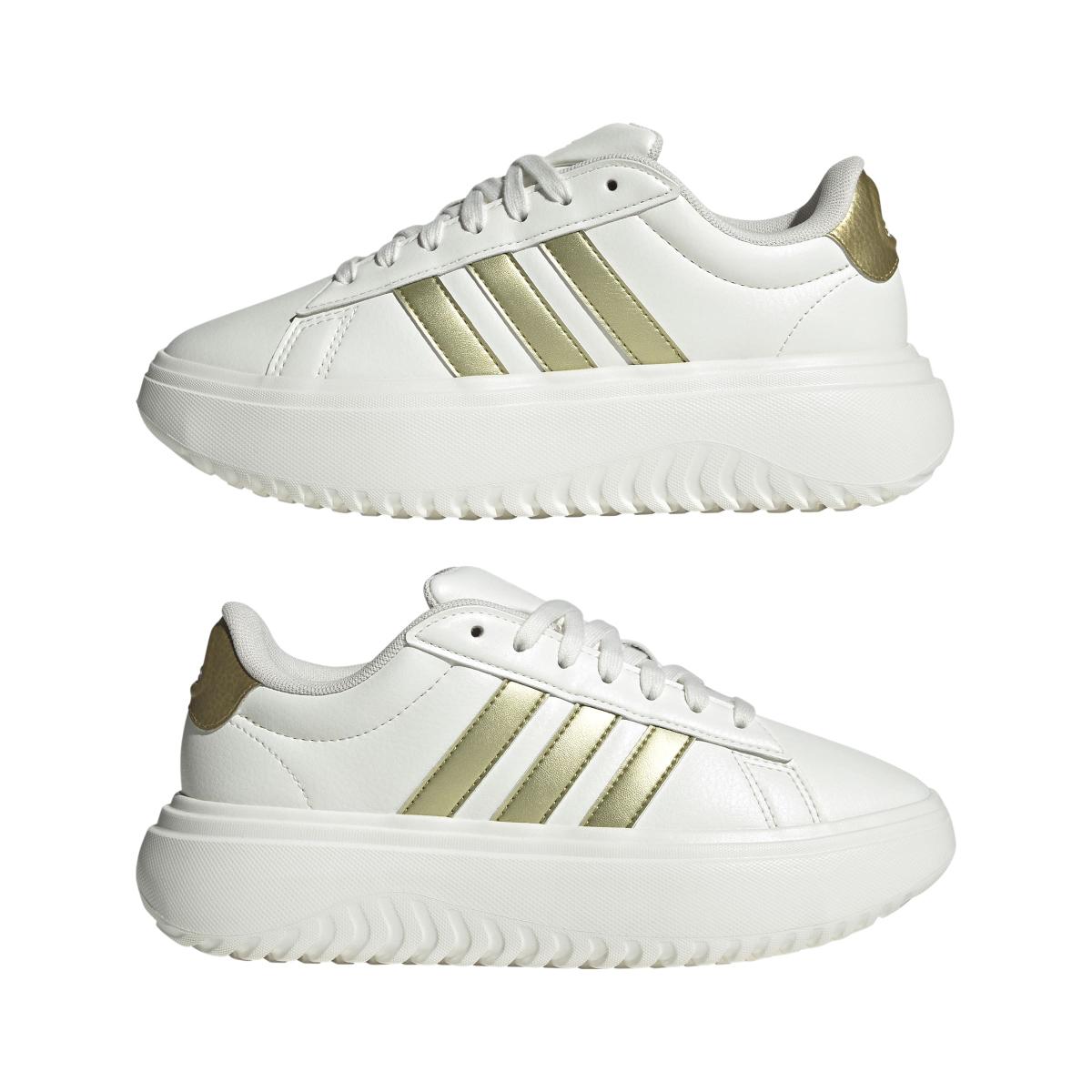 product/a/d/adidas_jr0699_10_footwear_photography_mirrored_pair_view_white-nw091625.jpg