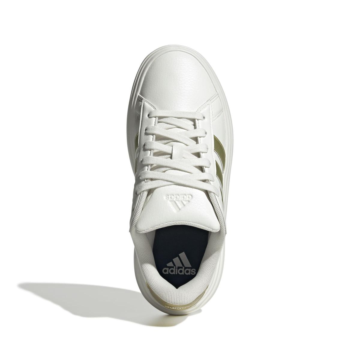product/a/d/adidas_jr0699_3_footwear_photography_top_portrait_view_white-nw091625.jpg