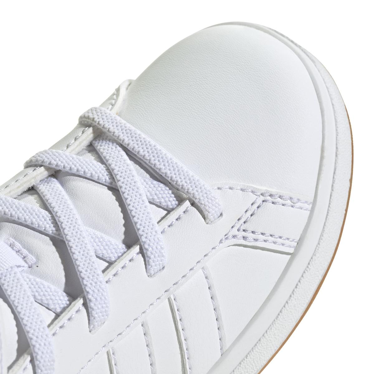 product/a/d/adidas_jr0803_9_footwear_photography_detail_view_2_white-nw091625.jpg