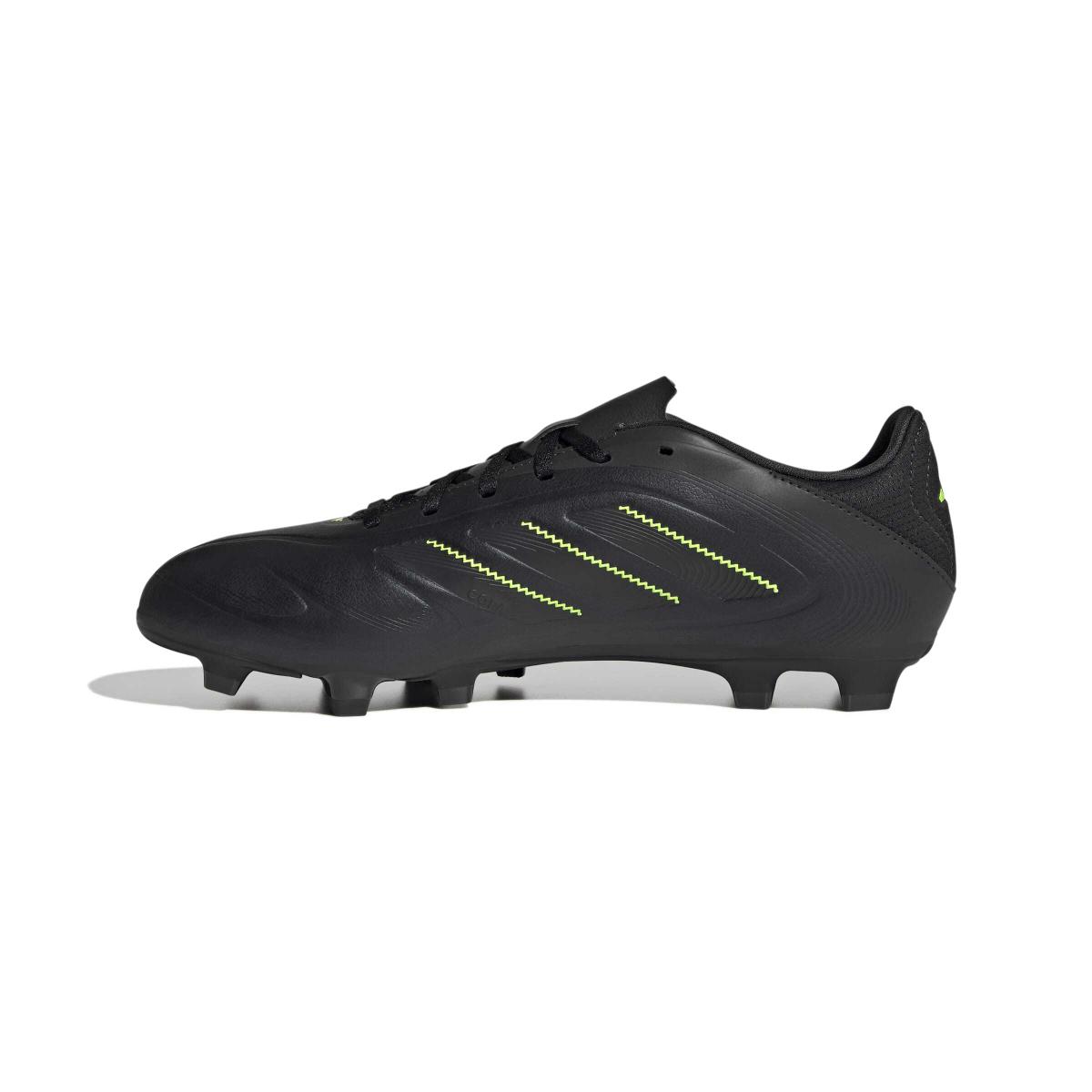 product/a/d/adidas_jr2897_4_footwear_photography_side_medial_center_view_white-nw091625.jpg