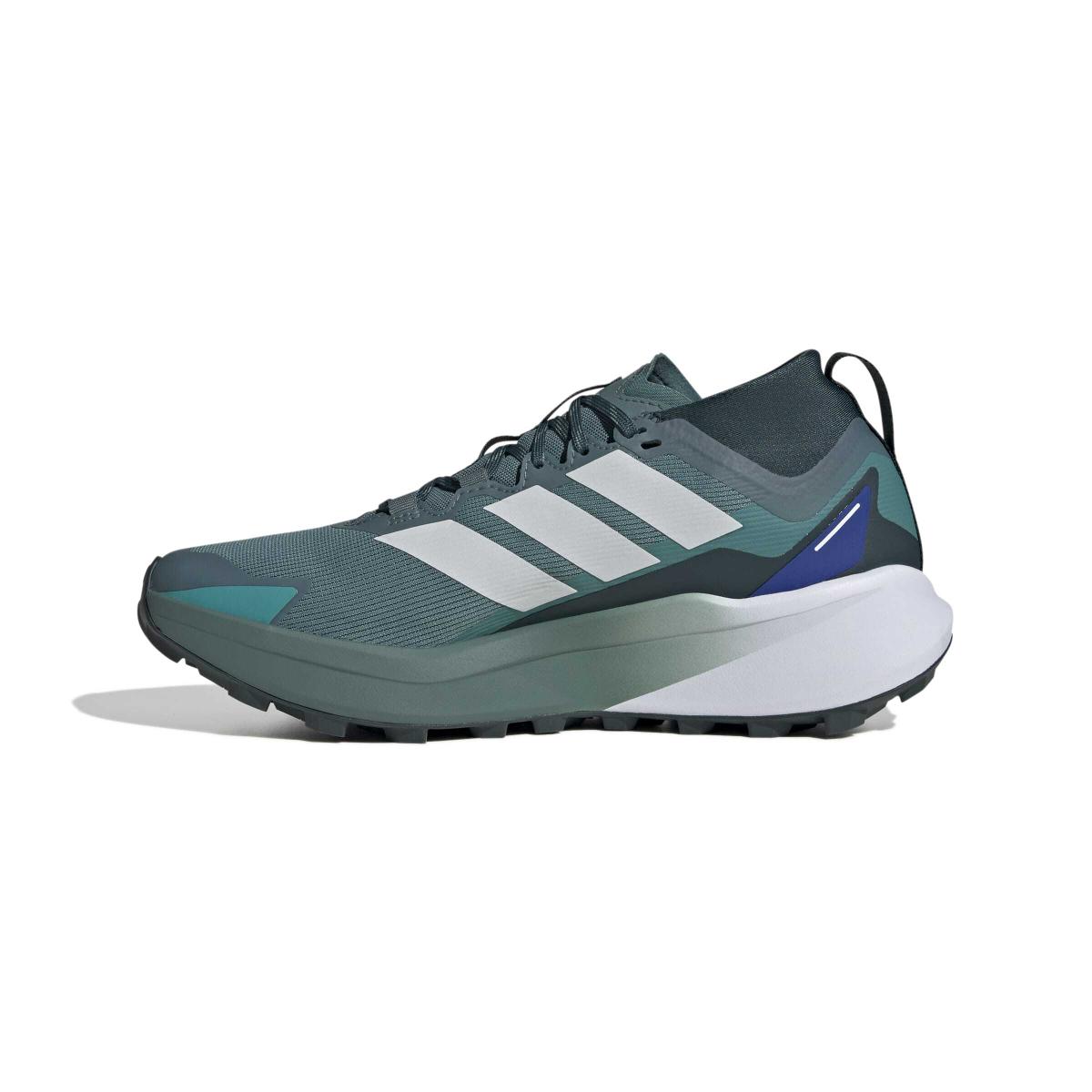 product/a/d/adidas_jr5351_5_footwear_photography_side_medial_center_view_white-nw091725.jpg