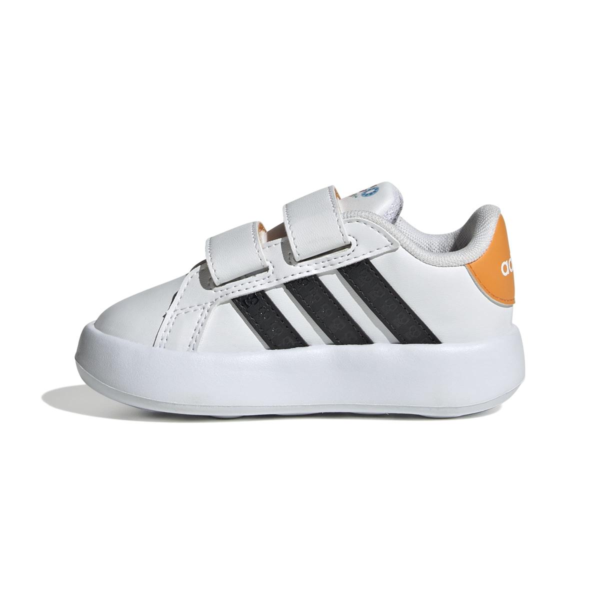 product/a/d/adidas_jr5625_5_footwear_photography_side_medial_center_view_white-nw091725.jpg