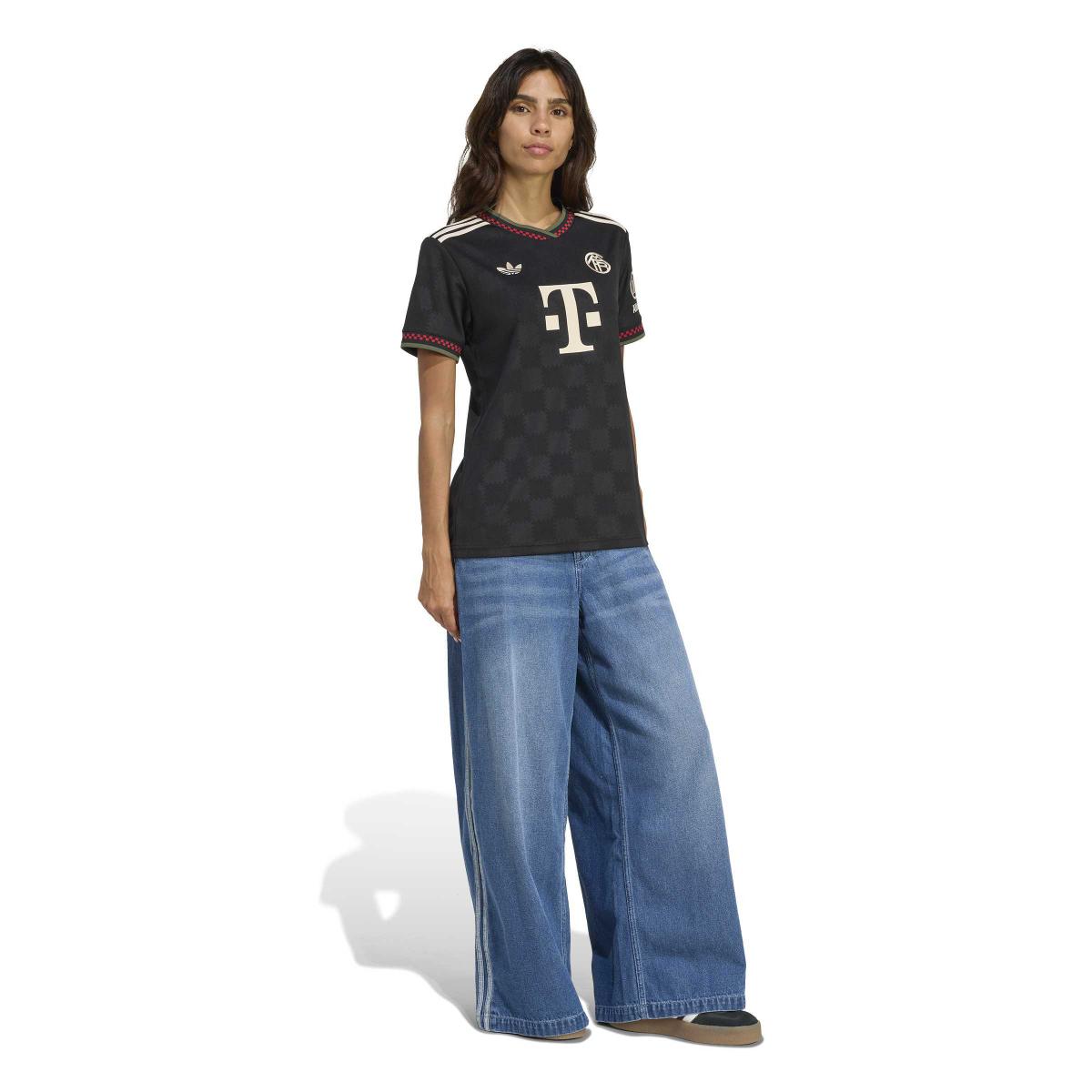 product/a/d/adidas_ke6798_5_apparel_on_model_walking_view_white.jpg