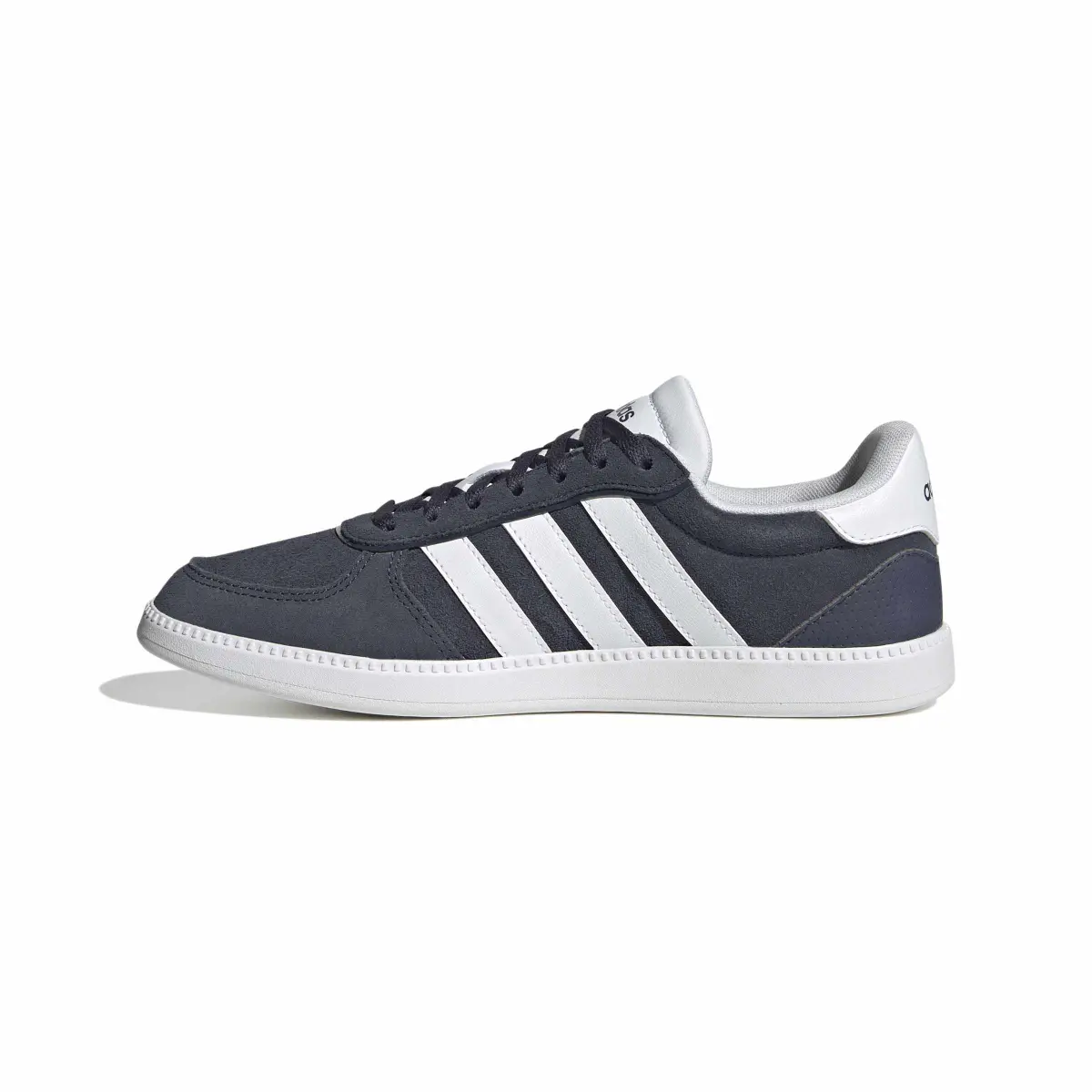 product/a/d/adidas_ki3145_5_footwear_photography_side_medial_center_view_white-nw091725.jpg