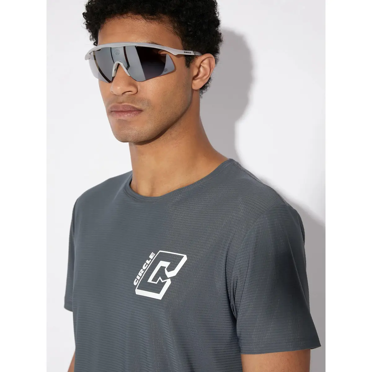 product/c/i/circle-sportswear_ts001p29-sch01-m-ob-ss25_flint-grey_2.jpg