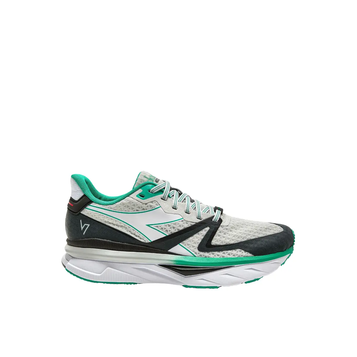 product/d/i/diadora_101.179073-d0473_gris-titane-blc-noir_1.jpg