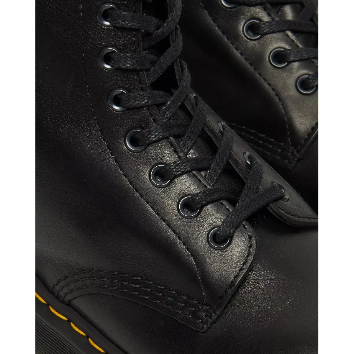 product/d/r/dr-martens_26324001_noir_6.jpg