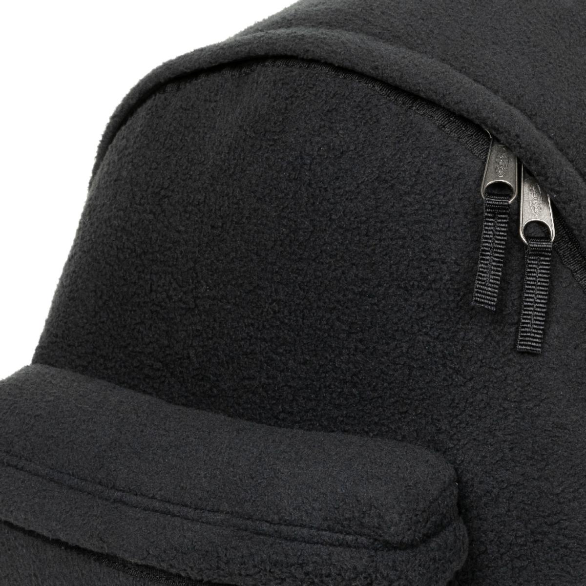 product/e/a/eastpak-ek0006206w7-fleec-d-black-6.jpg