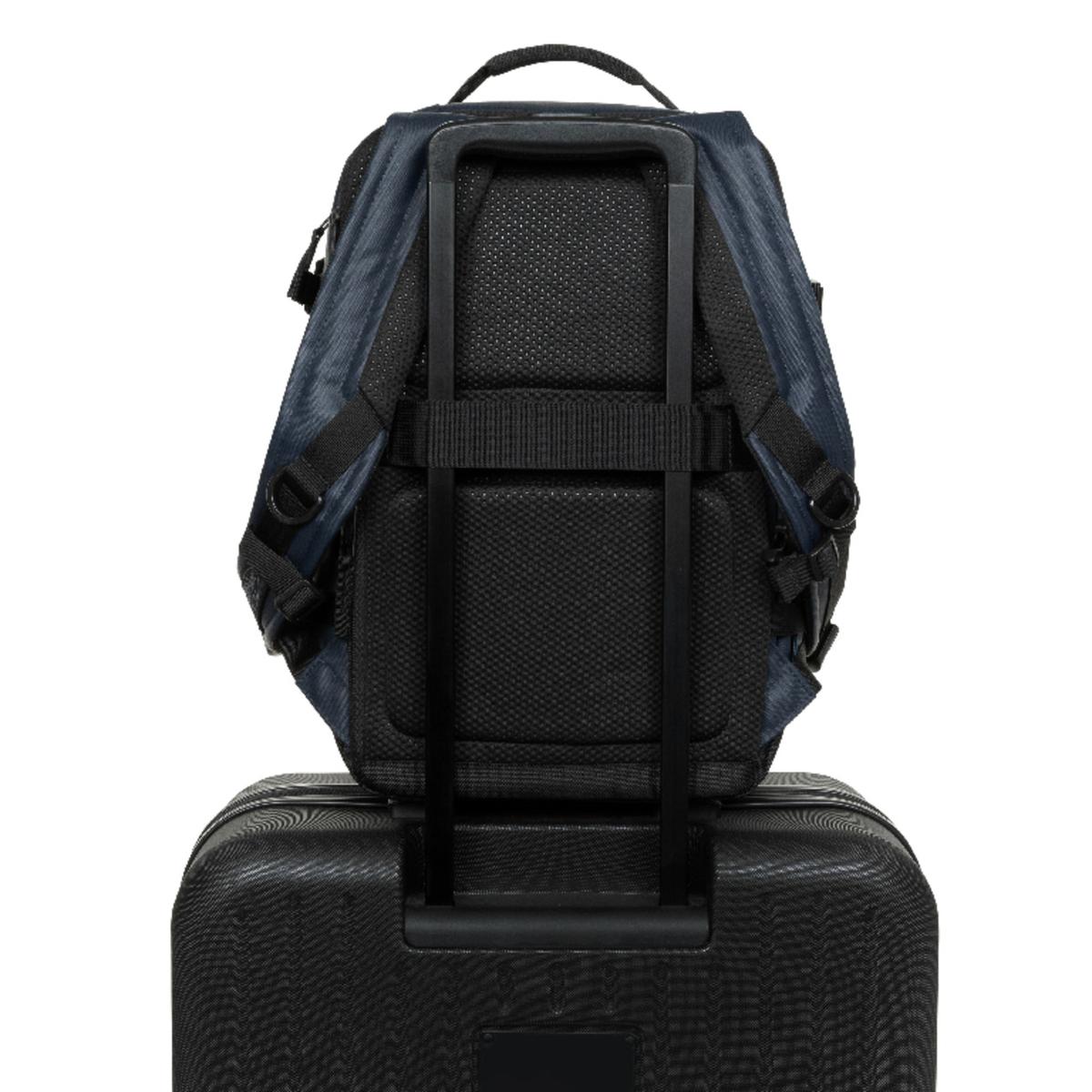 product/e/a/eastpak-ek0a5bla4z0-cnnct-admiral-11.jpg