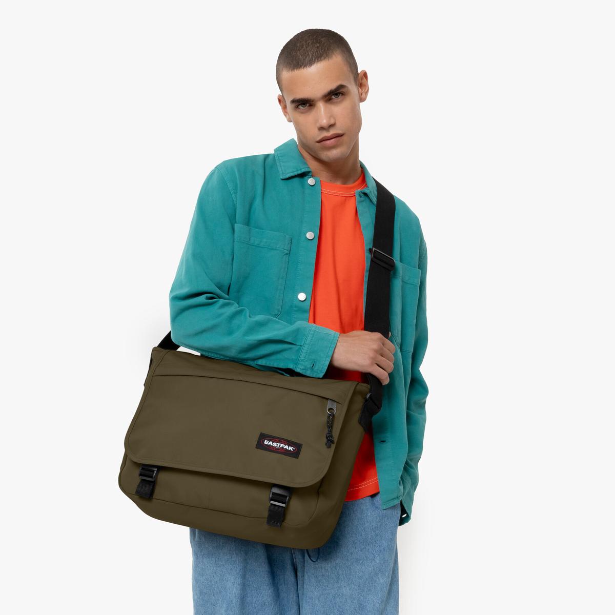product/e/a/eastpak_ek00026ej32_army-olive_6.jpg