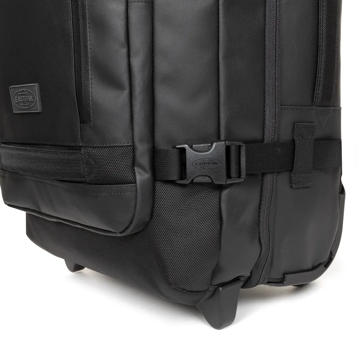 product/e/a/eastpak_ek00094d3w8_cnnct-top-black_8.jpg