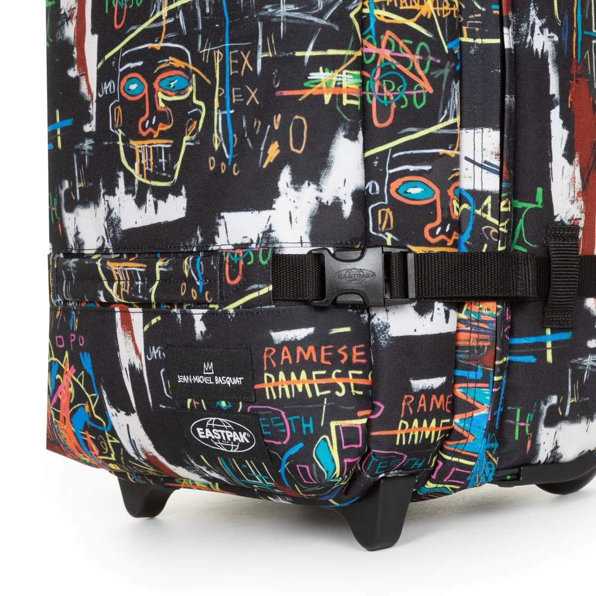product/e/a/eastpak_ek0a5ba74y3_basquiat-kings-of-egypt-2_11.jpg