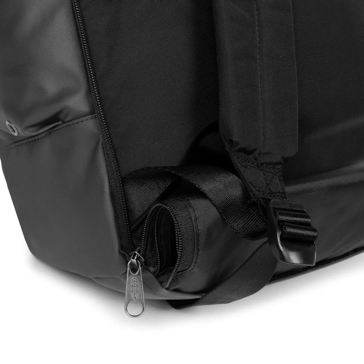 product/e/a/eastpak_ek0a5bjw4y8_tarp-black2_4.jpg