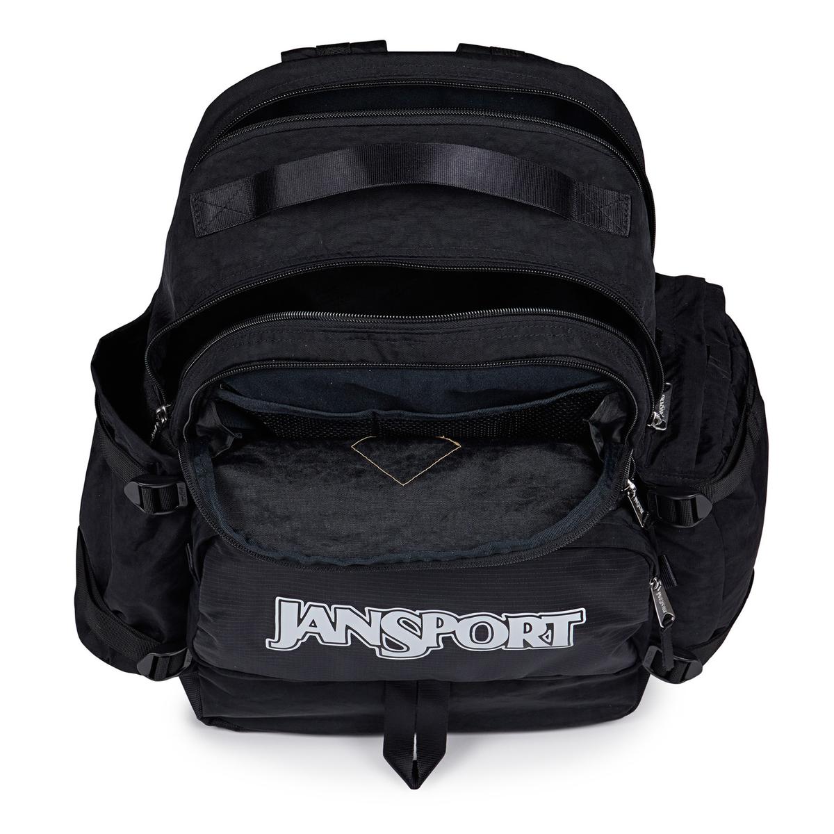 product/e/a/eastpak_ek0a5bjzn55_black_22.jpg
