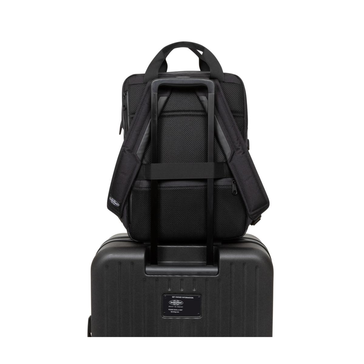 product/e/a/eastpak_ek0a5bkk4t6_on-black_11.jpg
