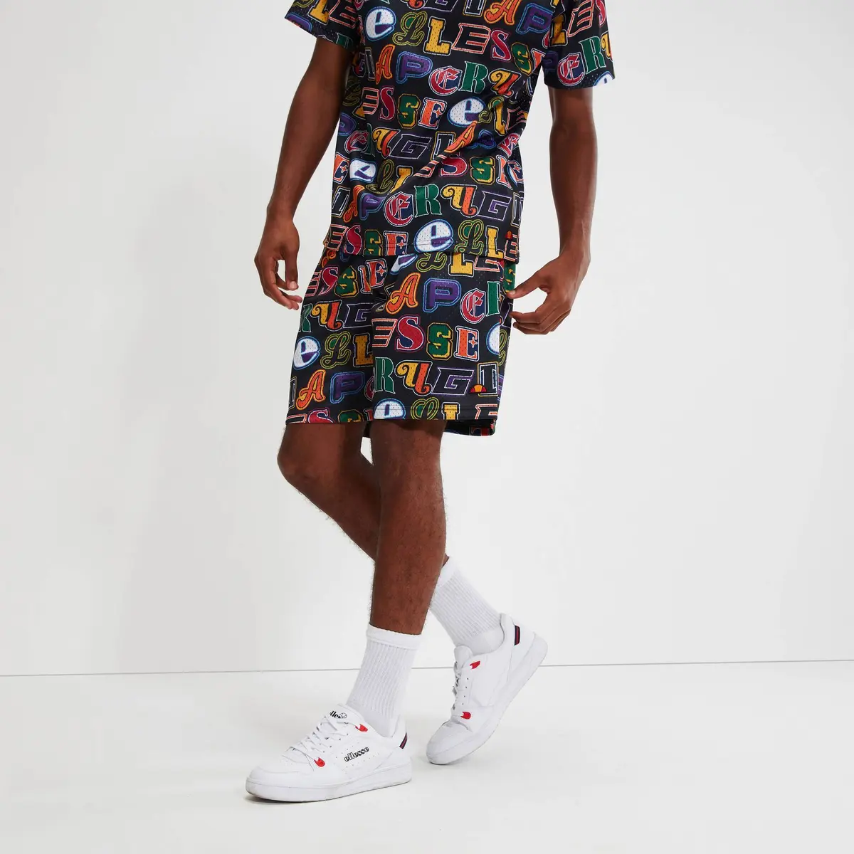 product/e/l/ellesse_shv20119-943_all-over-print_5.jpg