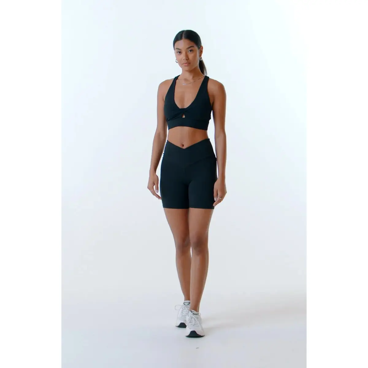 product/f/a/fabletics_ba2044049-0001_black_5.jpg