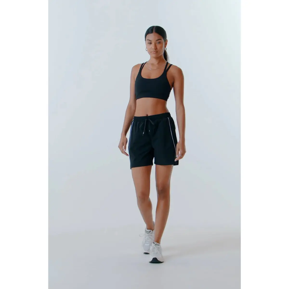 product/f/a/fabletics_ba2355231-0001_black_6.jpg
