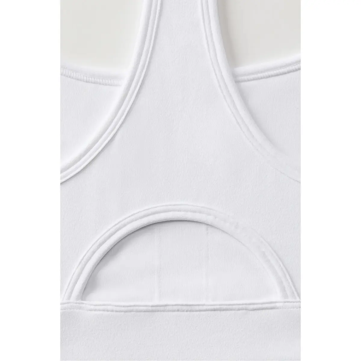 product/f/a/fabletics_ba2500543-3570_classic-white_4.jpg
