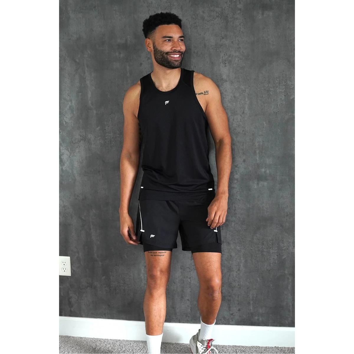 product/f/a/fabletics_le2356391-0001_black_3.jpg
