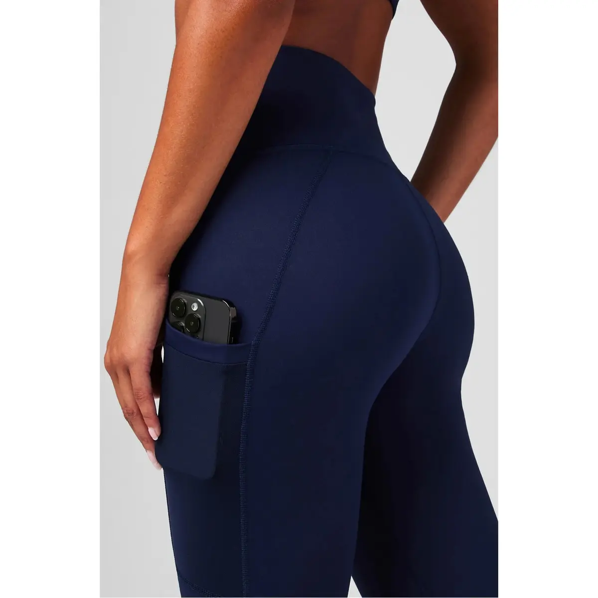 product/f/a/fabletics_lg1937944-4846_deep-navy_2.jpg
