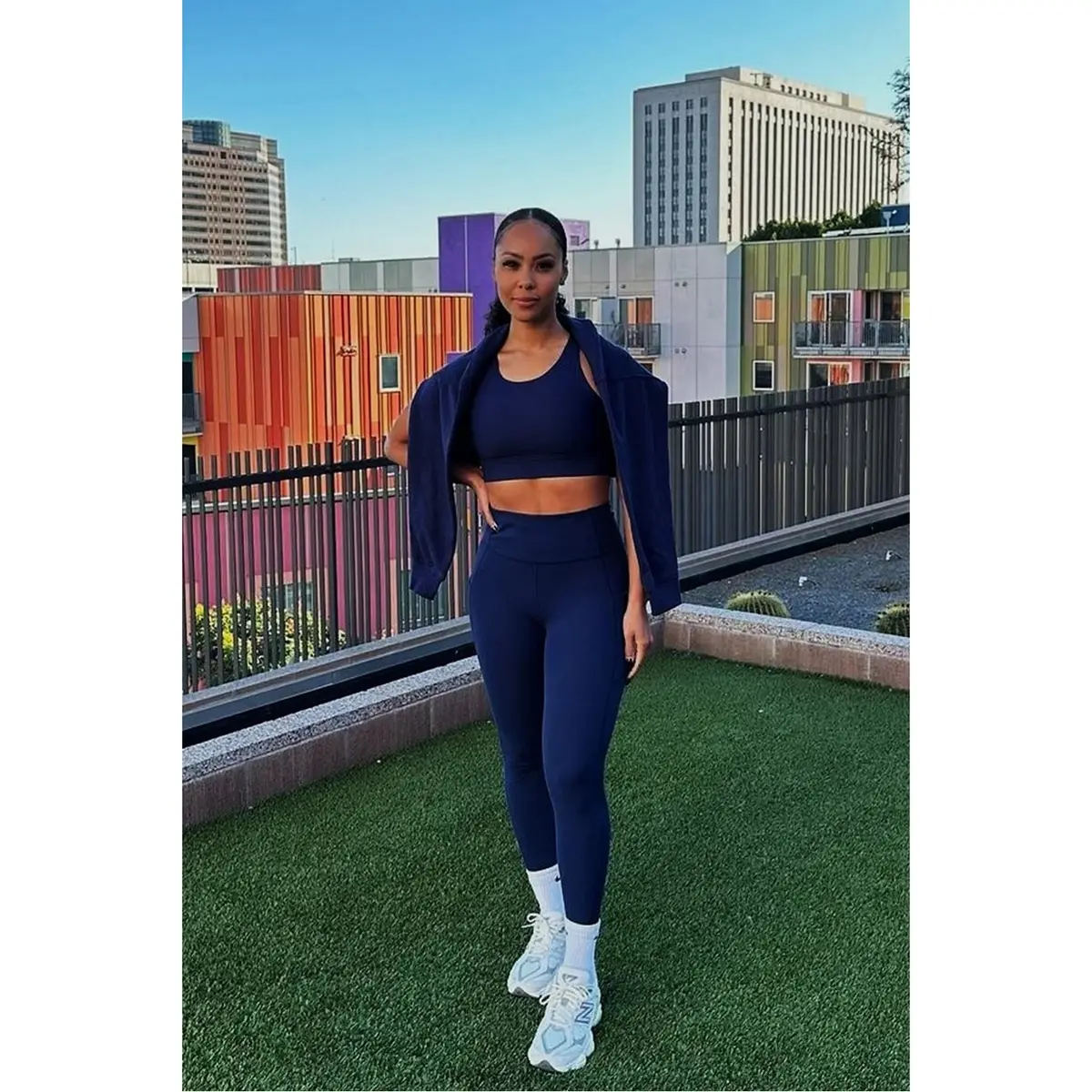 product/f/a/fabletics_lg1937944-4846_deep-navy_5.jpg