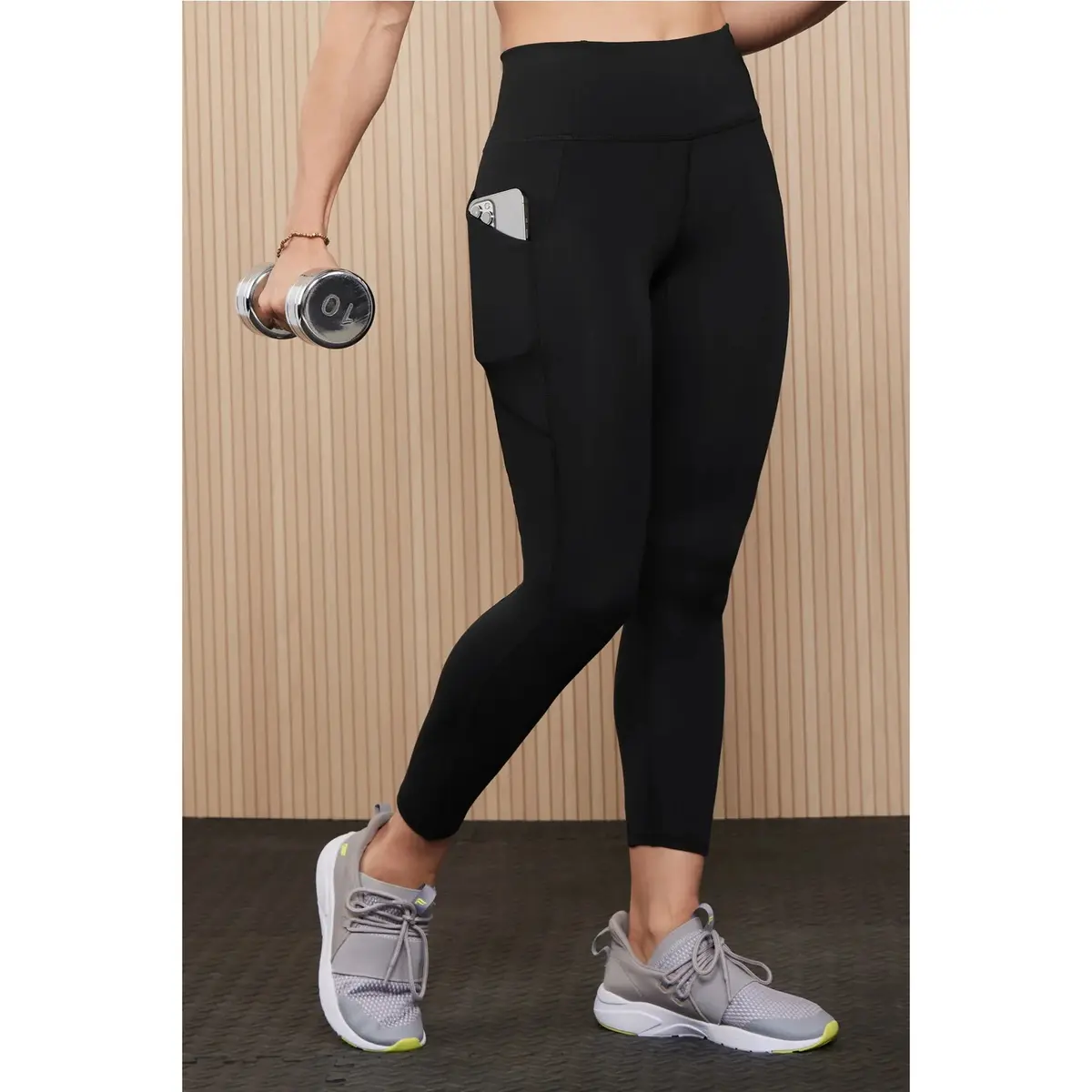 product/f/a/fabletics_lg2041749-0001_black_2.jpg