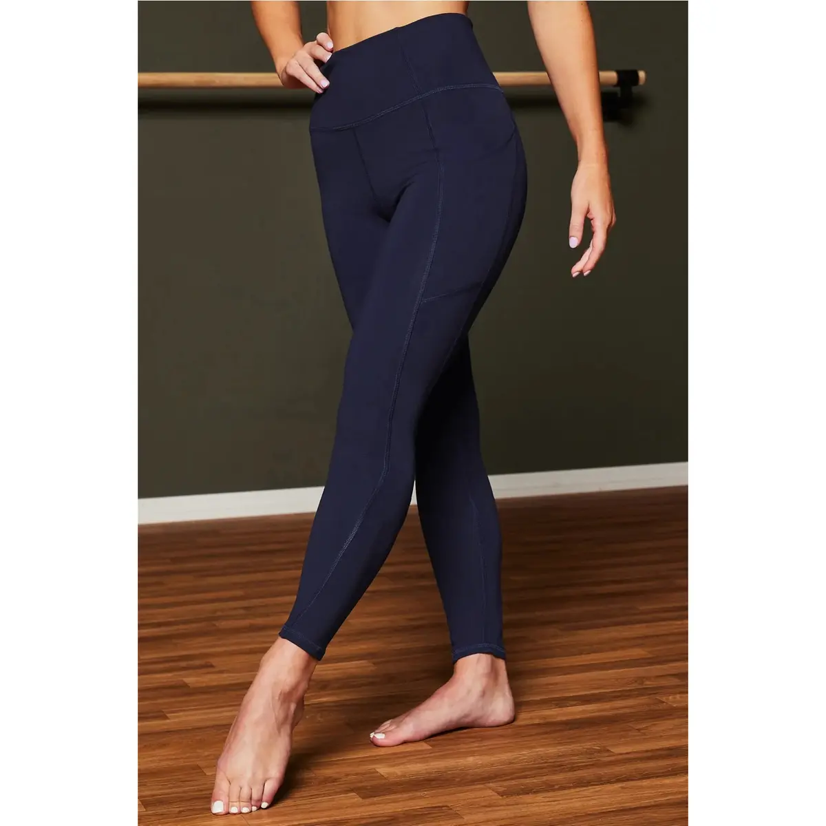 product/f/a/fabletics_lg2041749-4846_deep-navy_2.jpg