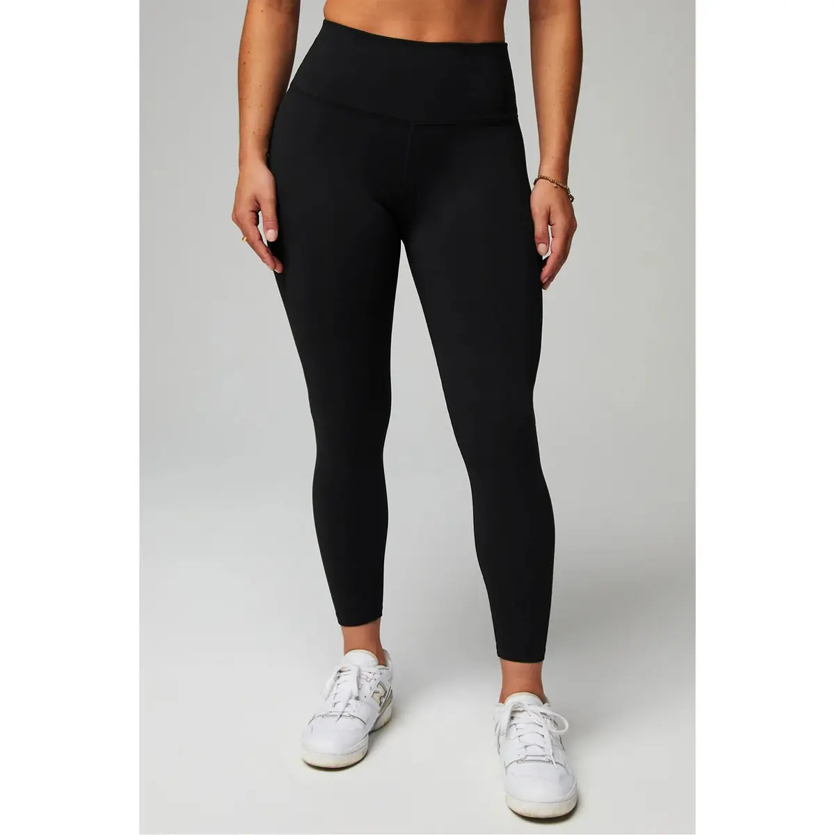 product/f/a/fabletics_lg2043113-0001_black_3.jpg