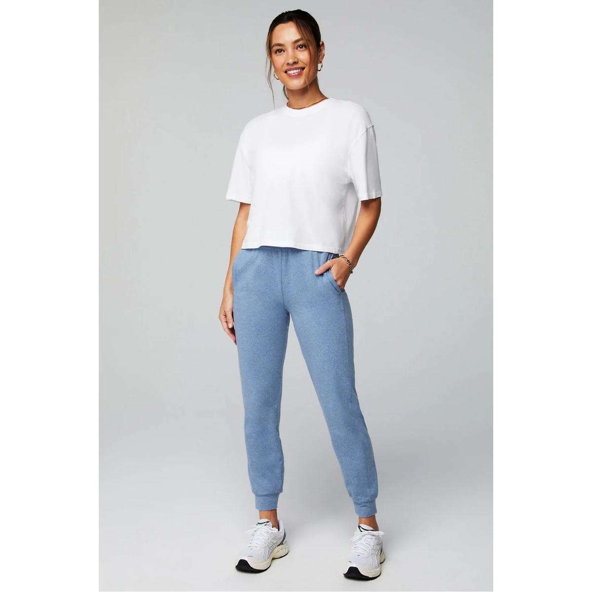 product/f/a/fabletics_ss2356210-3570_classic-white_3.jpg