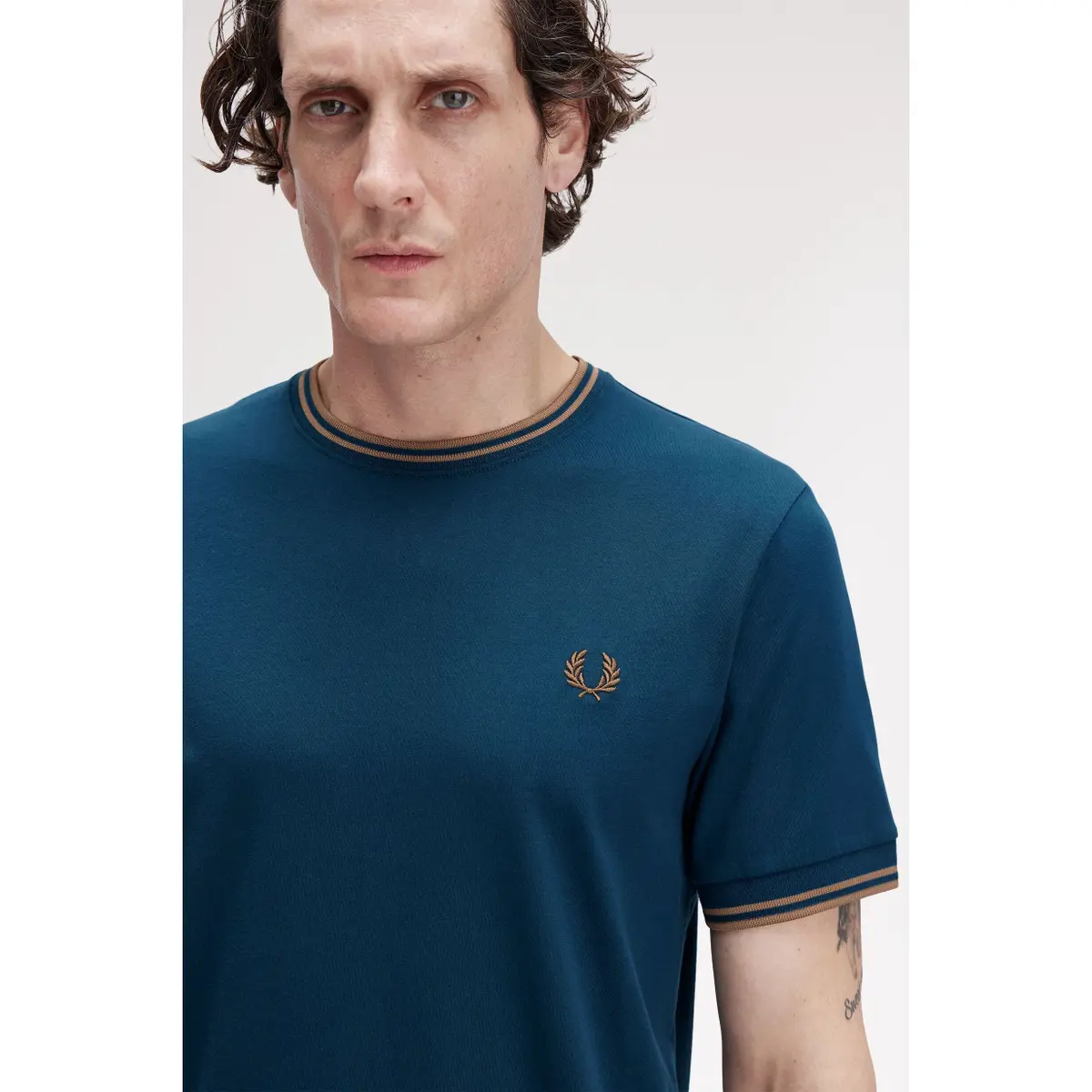 product/f/r/fred-perry_fpm1588v_z48_v2_q325_ed2.jpg