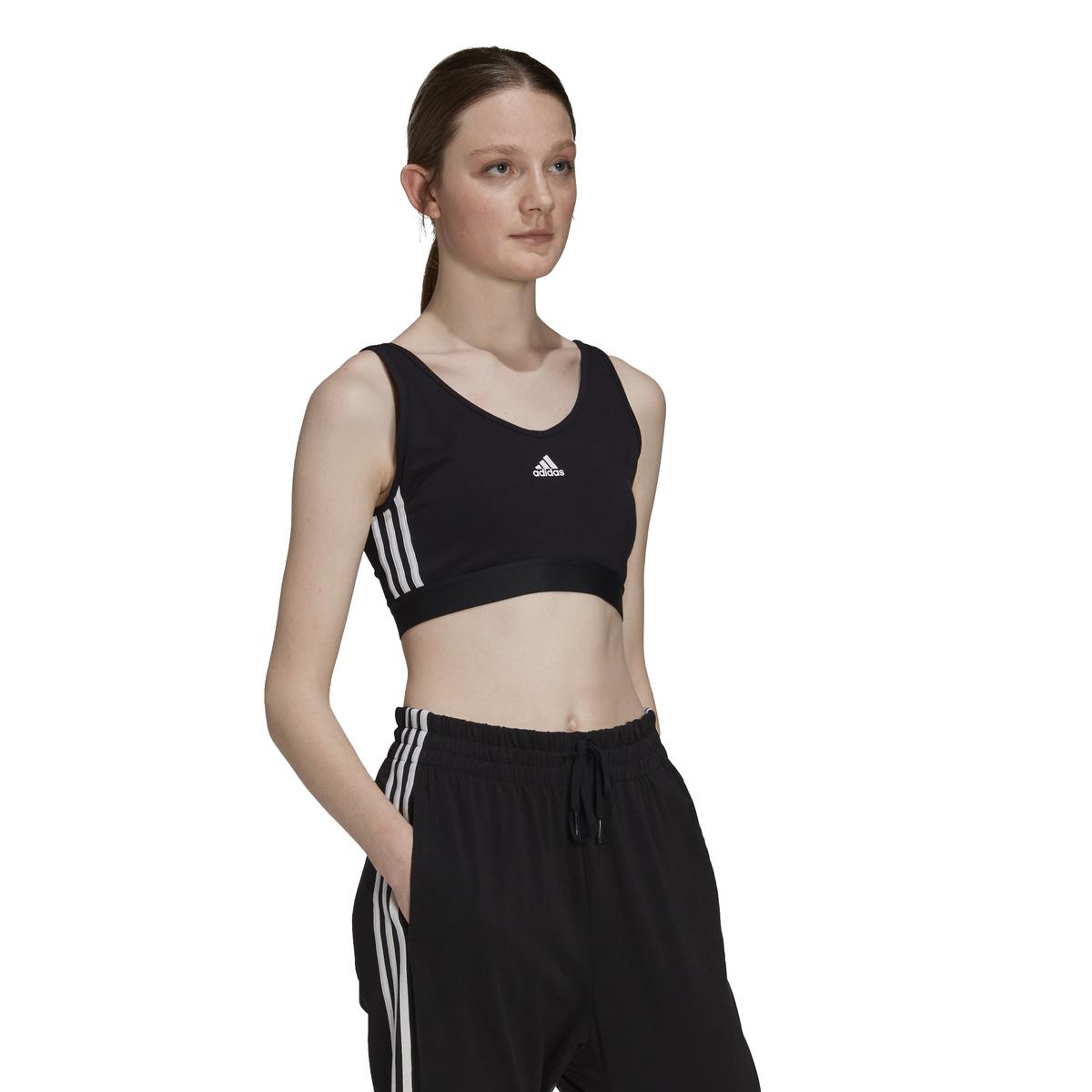 product/g/s/gs1343_app_on-model_walking_white.jpg