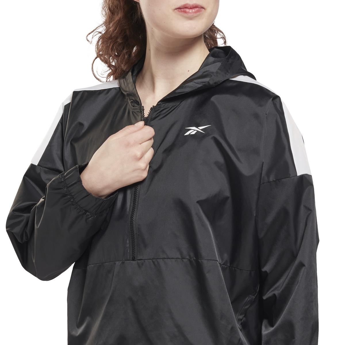 product/g/s/gs9358_app_on-model_detail-1_white.jpg