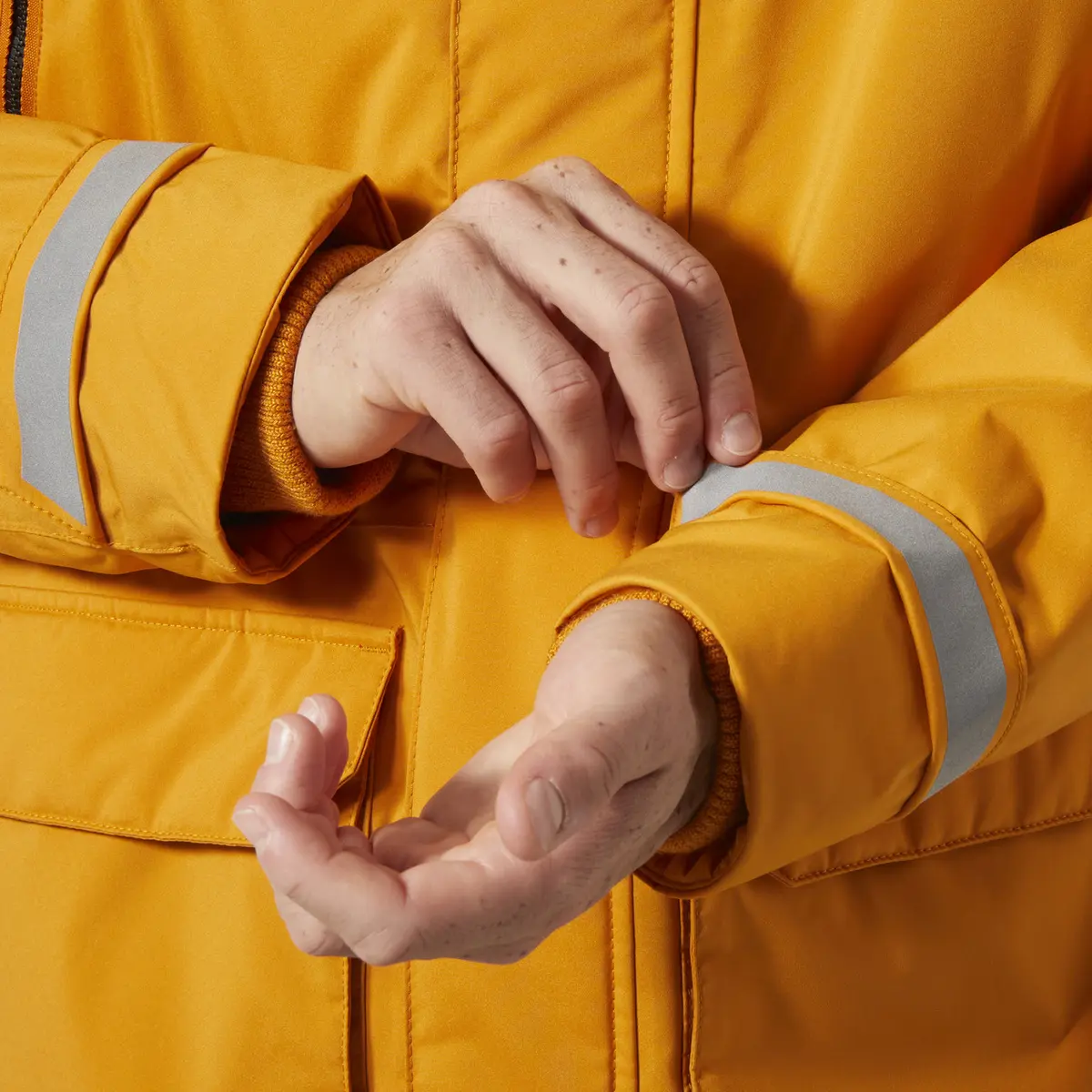 product/h/e/helly-hansen_53630-399_mustard_7.jpg