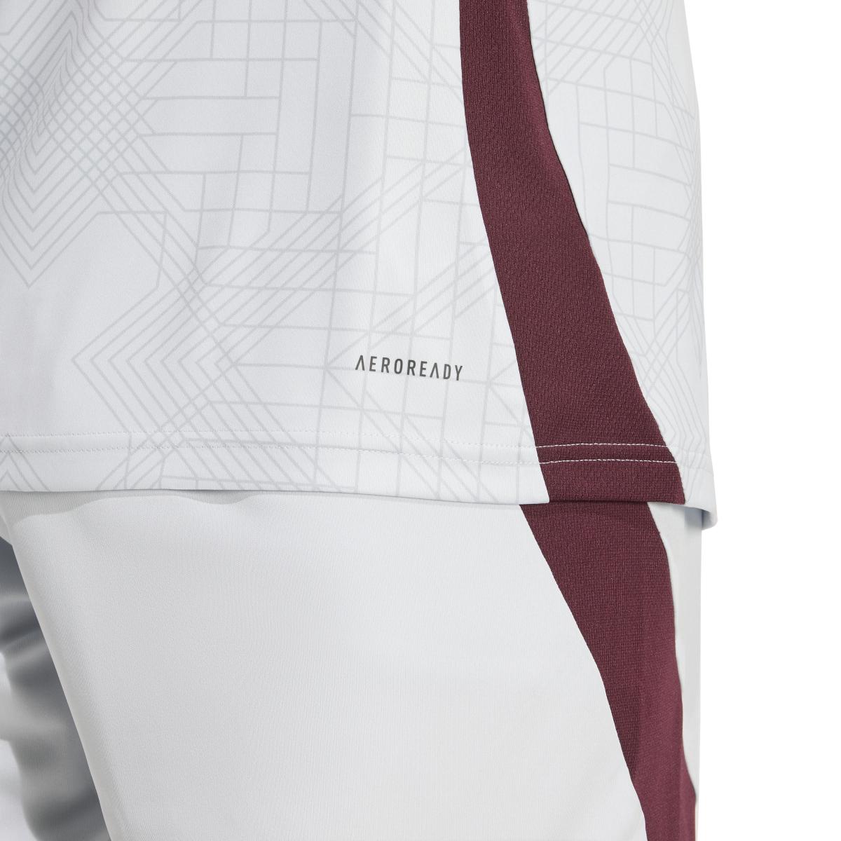 product/i/t/it6156_9_apparel_on_model_detail_view_2_white.jpg