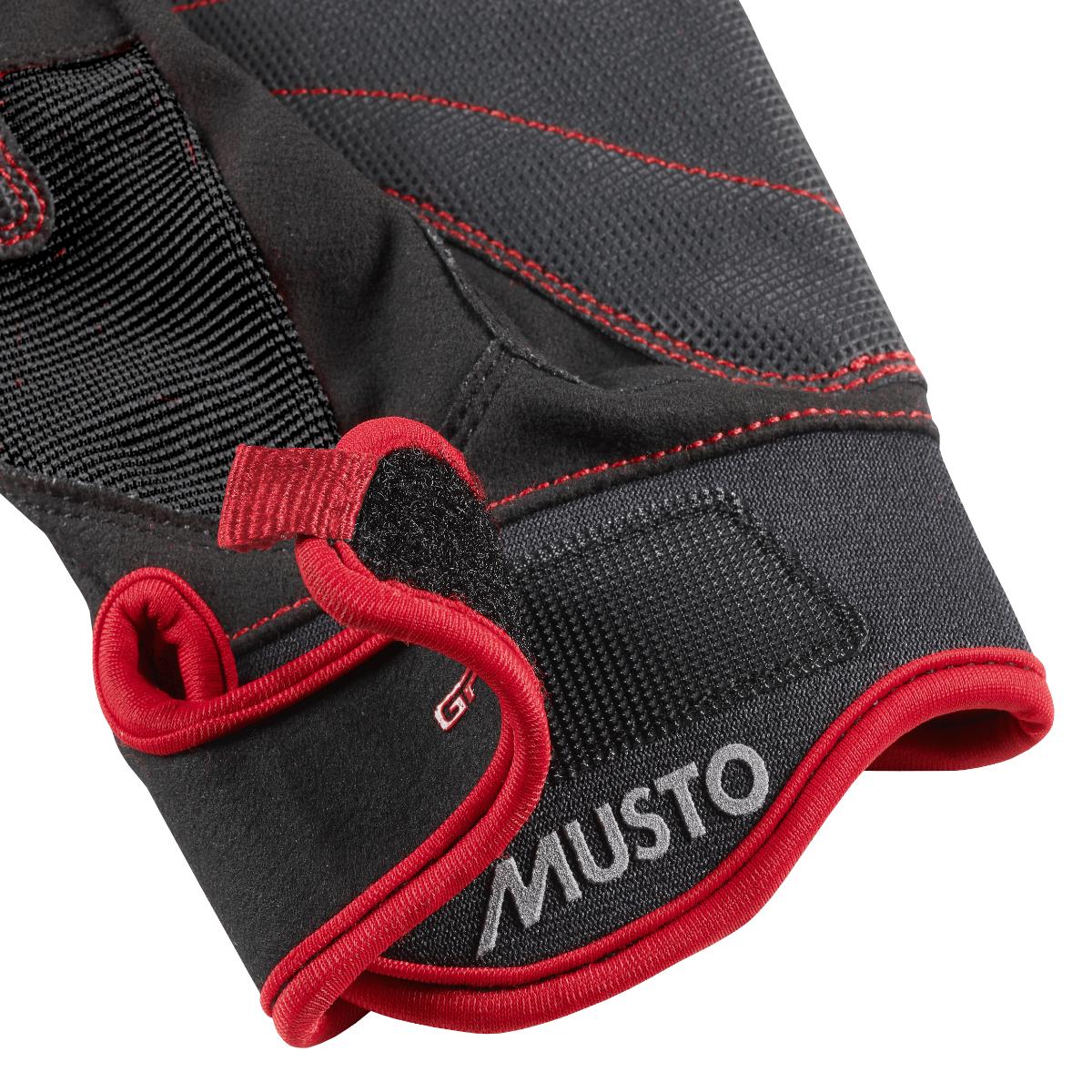 product/m/u/musto-86119-990-black-2.jpg