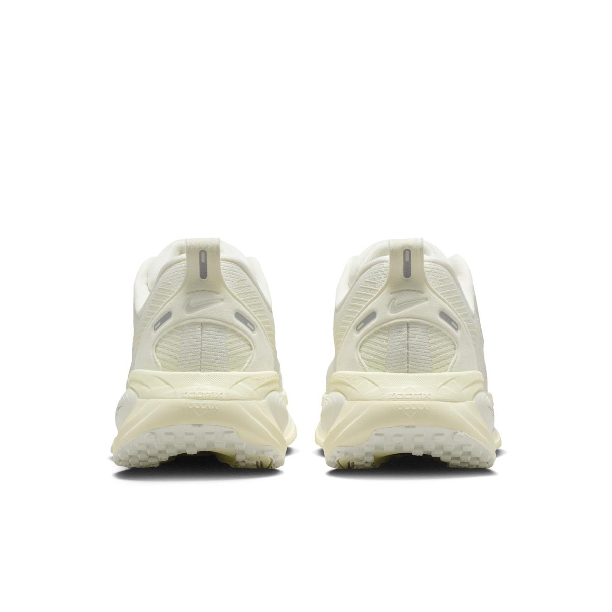 product/n/i/nike-hm6804-110-sail-summit-white-coconut-milk-white-2.jpg