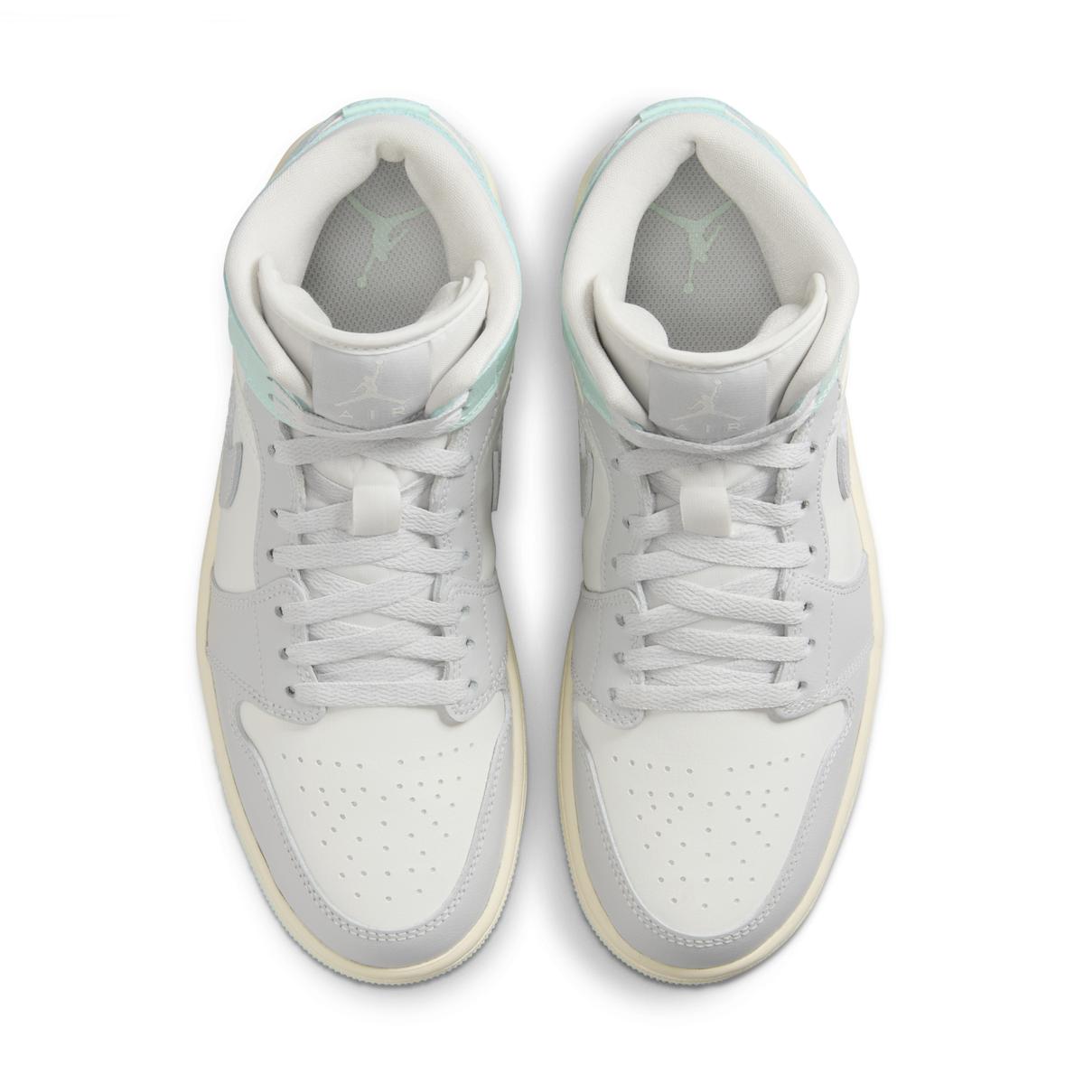 product/n/i/nike_bq6472-134_sail-neutral-grey-igloo-coconut-milk_4.jpg