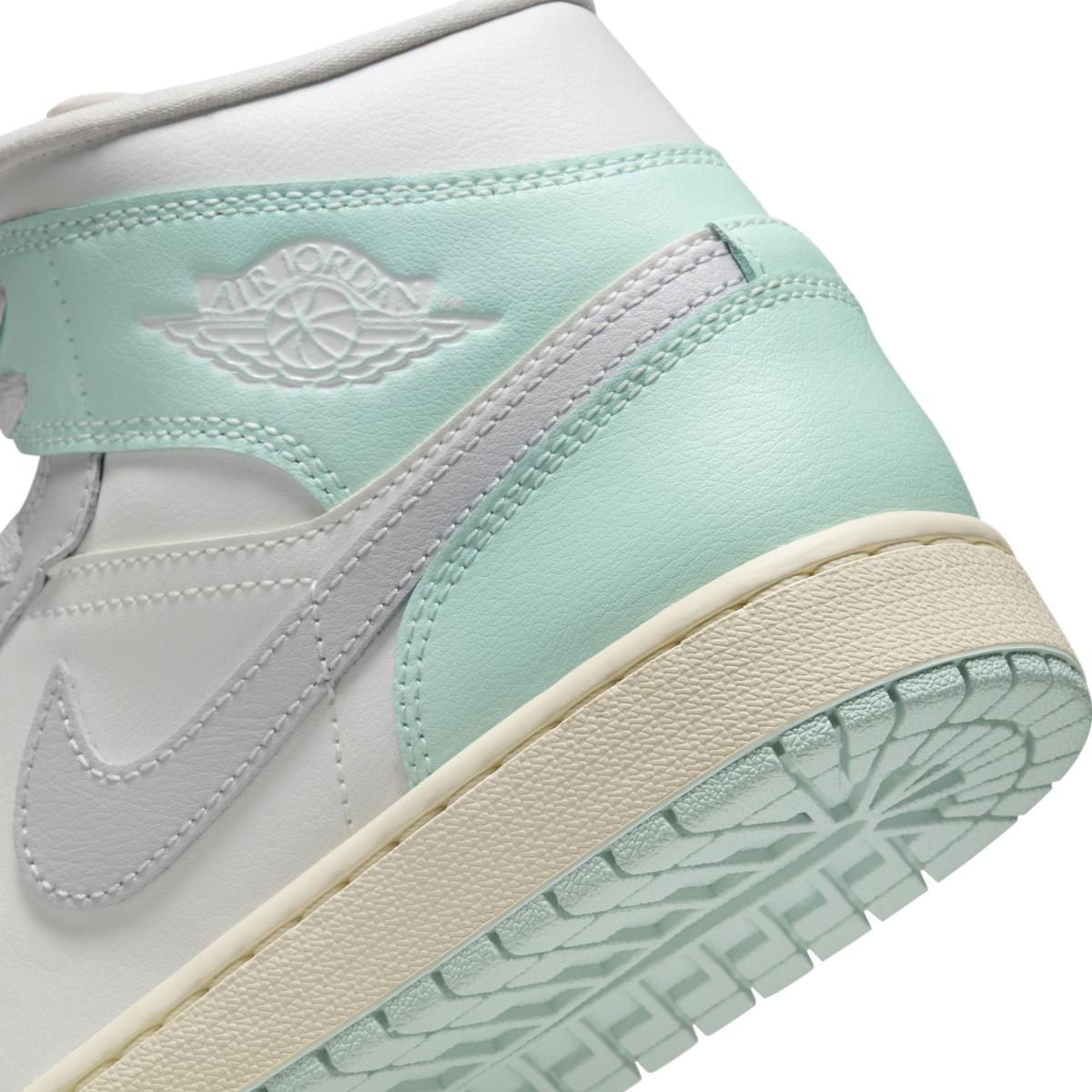 product/n/i/nike_bq6472-134_sail-neutral-grey-igloo-coconut-milk_9.jpg