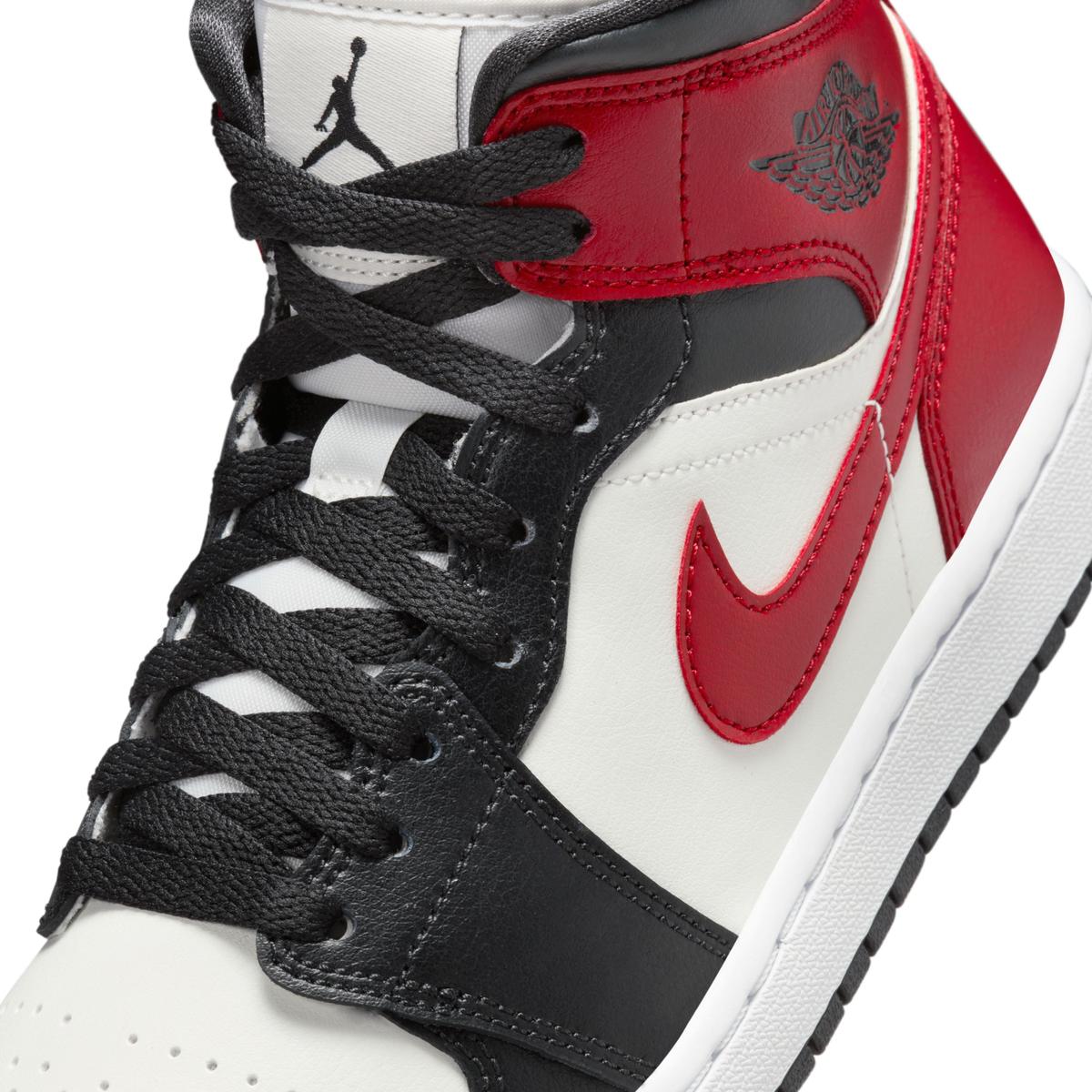 product/n/i/nike_bq6472-160-phsyd001.jpg