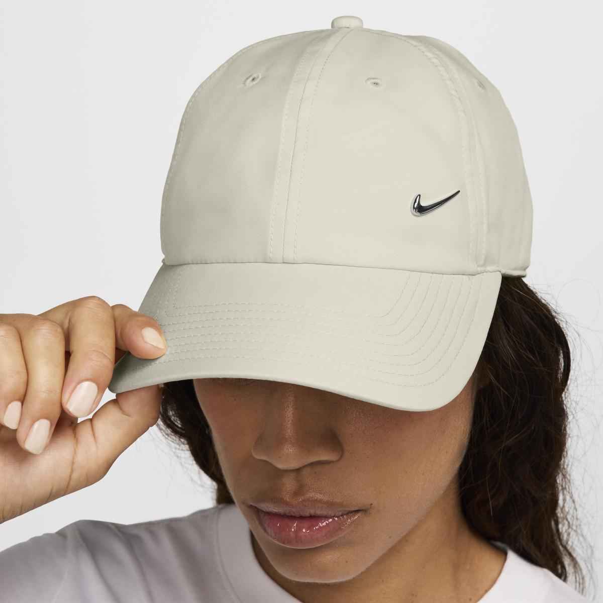 product/n/i/nike_fb5372-072_light-bone-metallic-silver_11.jpg