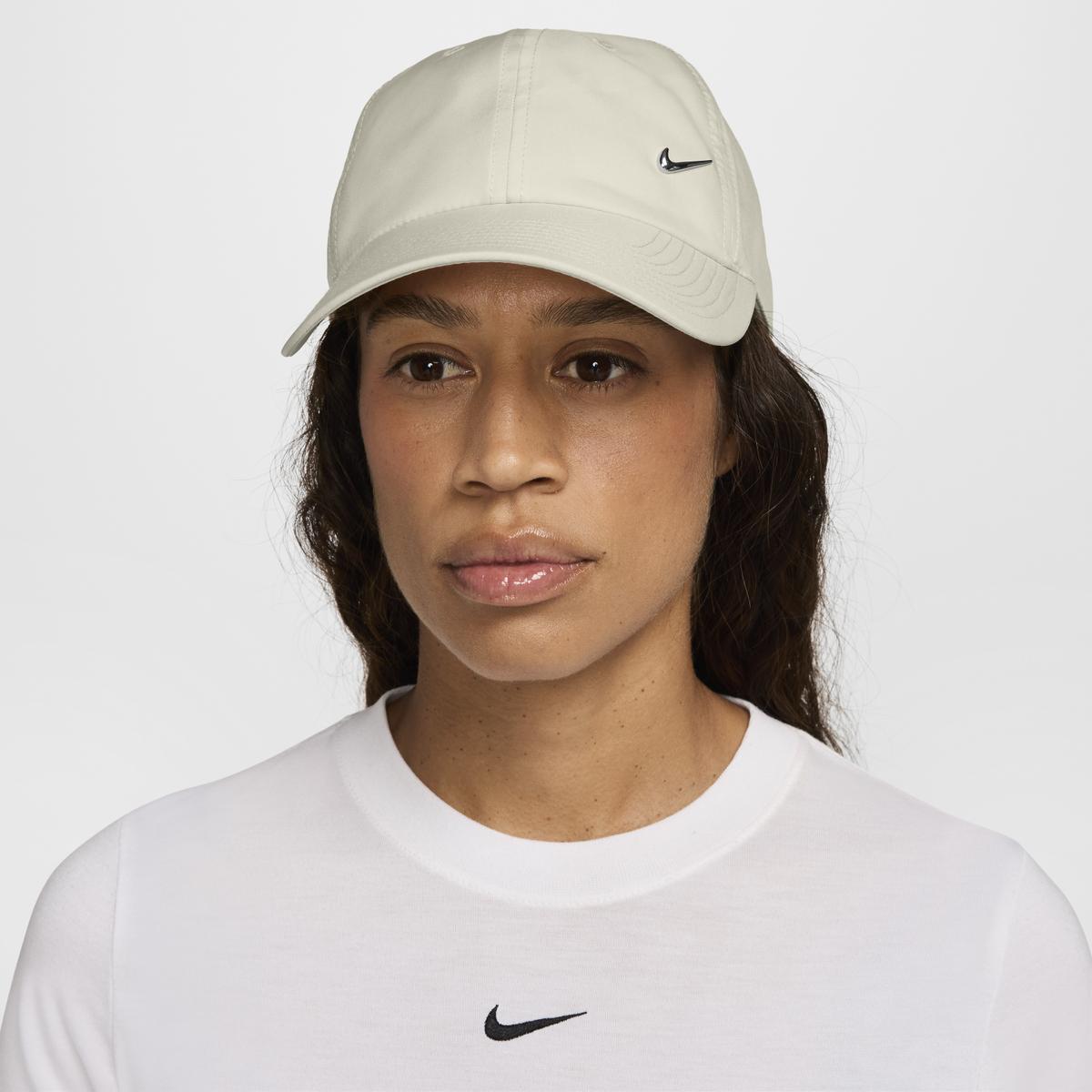 product/n/i/nike_fb5372-072_light-bone-metallic-silver_3.jpg