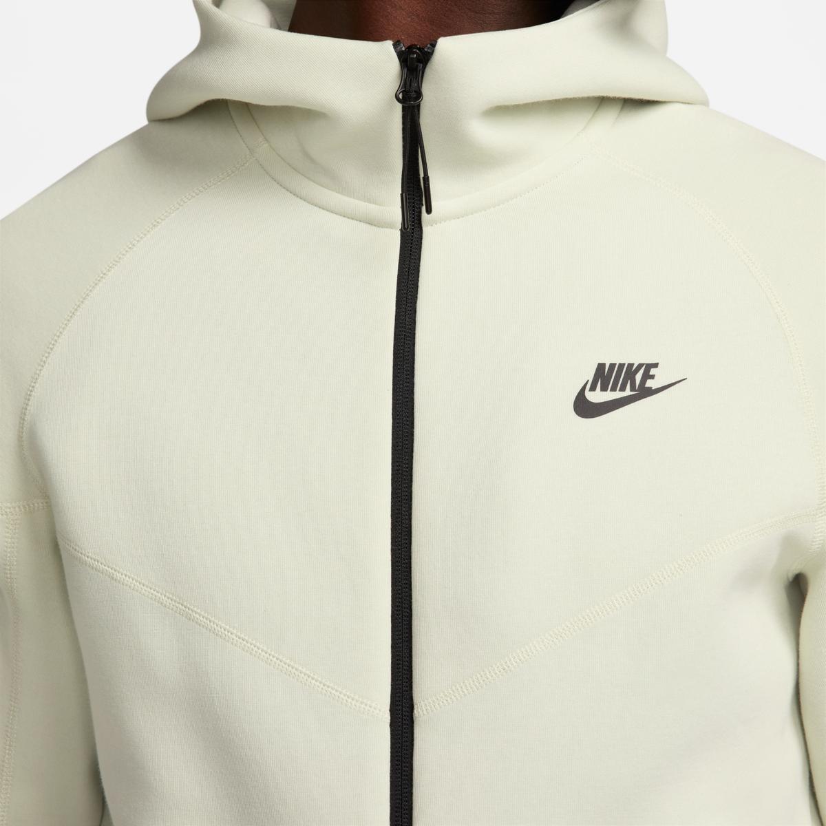 product/n/i/nike_fb7921-020-phsym002.jpg