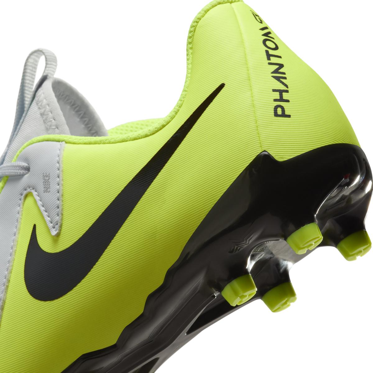 product/n/i/nike_fd6722-003_metallic-silver-black-volt_11.jpg